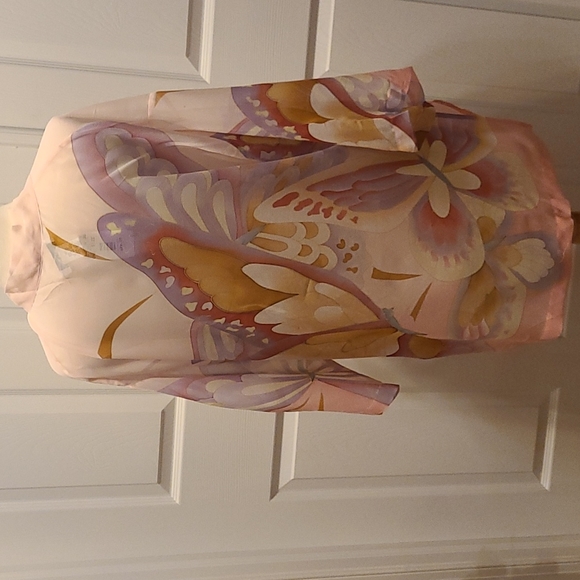 Spring Cape - Picture 4 of 5